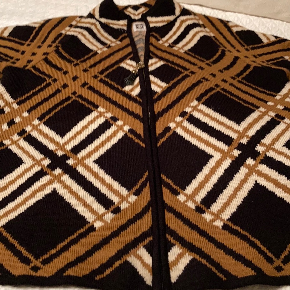 Sweater - Picture 2 of 6